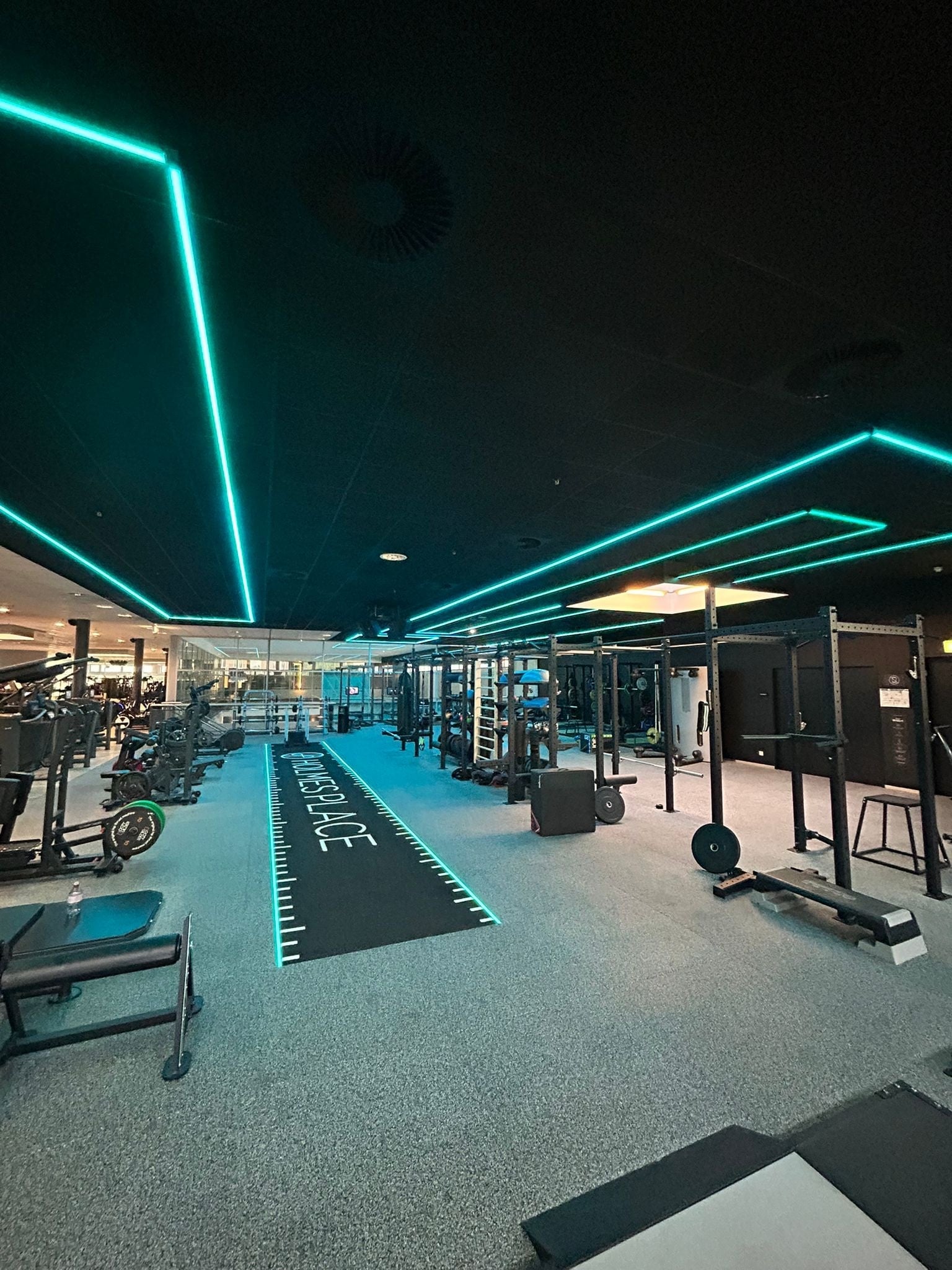 Projectaanzicht van RGBWW LED-verlichting Kraftwerk Neuhof met indirecte LED-verlichting