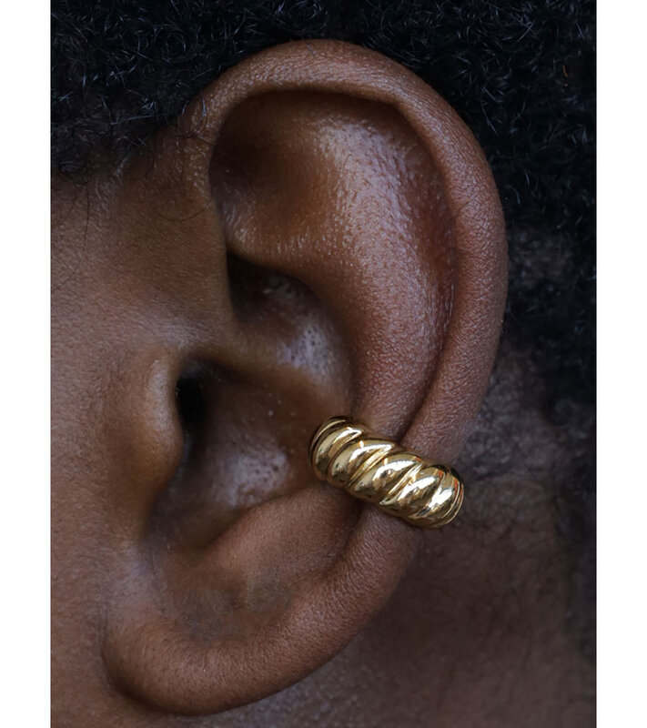 T.I.T.S. TITS Croissant Ear Cuff Goud