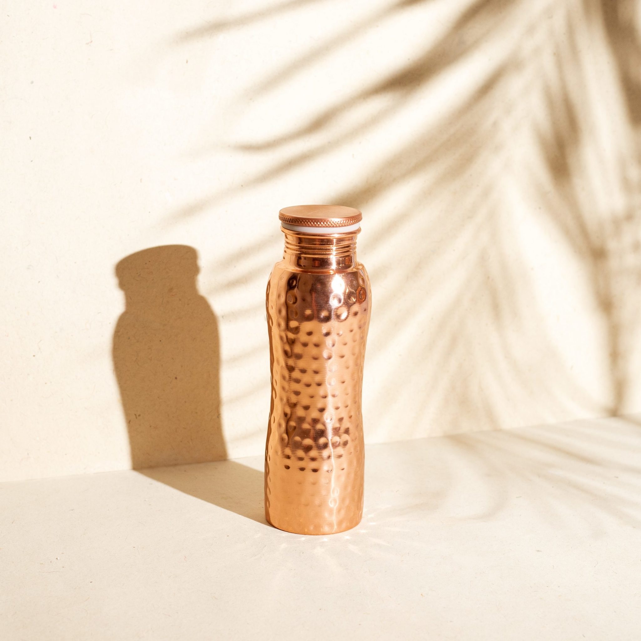 Forrest & Love Forrest & Love Curve Hammered Copper Waterbottle 600 ML