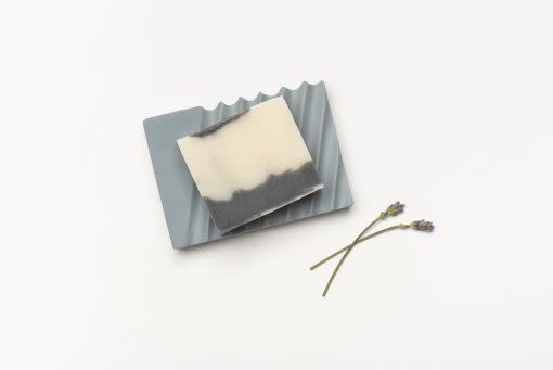 Botma & van Bennekom Botma & Van Bennekom Zeephouder porselein grijsblauw