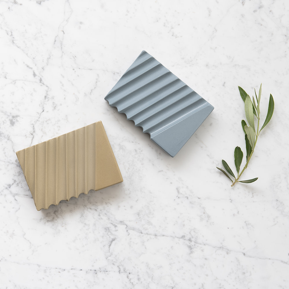 Botma & van Bennekom Botma & Van Bennekom Zeephouder porselein grijsblauw