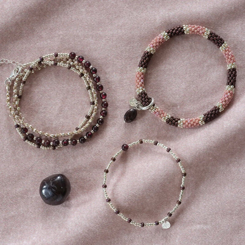 A Beautiful Story A Beautiful Story Clever  Granaat Armband Zilver