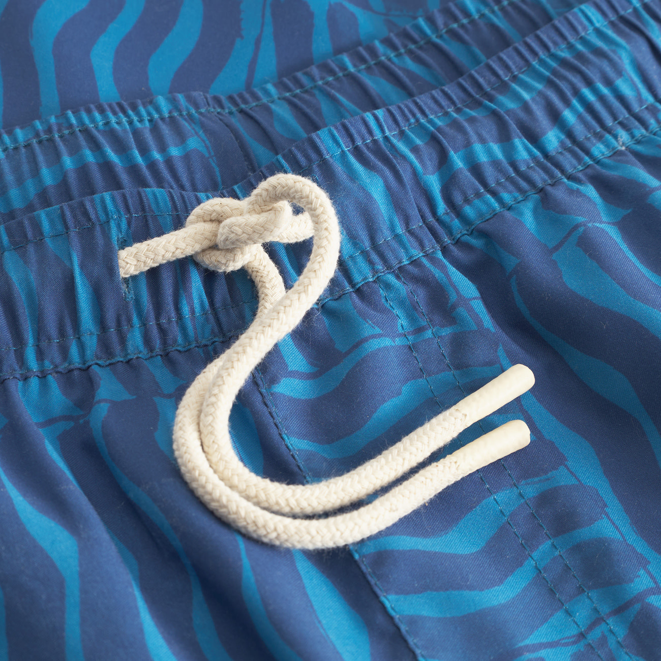 Dedicated Dedicated Zwembroek Sandhamn Wave Tiles Blue