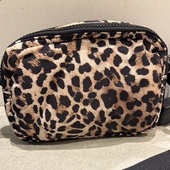 Markberg Good Deal Markberg Bag  Less Crossbody 1