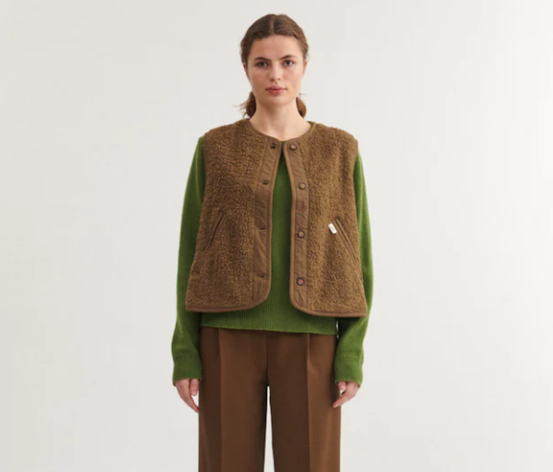 Basic Apparel Basic Apparel Ida Vest Capers Green