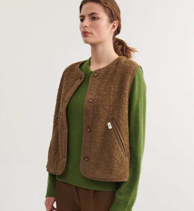 Basic Apparel Basic Apparel Ida Vest Capers Green