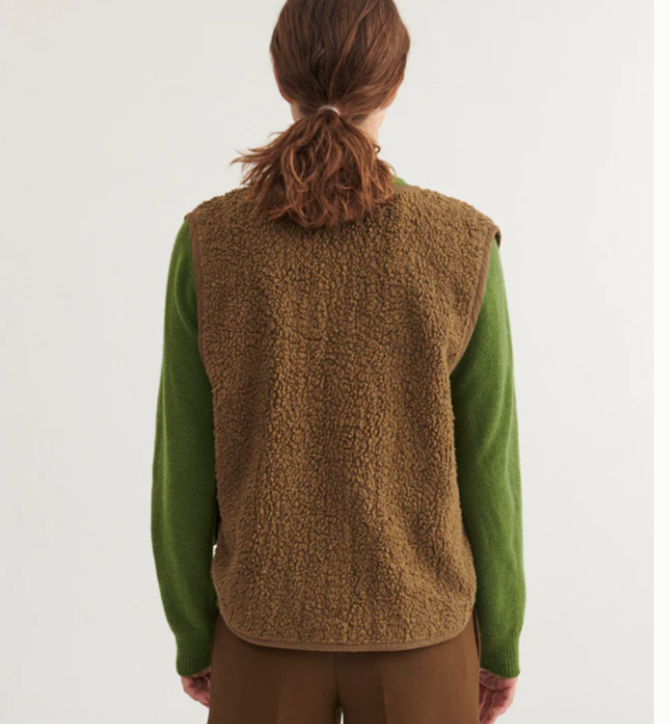 Basic Apparel Basic Apparel Ida Vest Capers Green