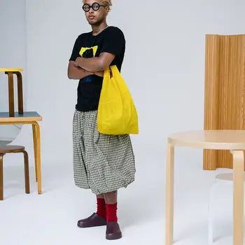 Susan Bijl The New Shopping Bag TV Yellow