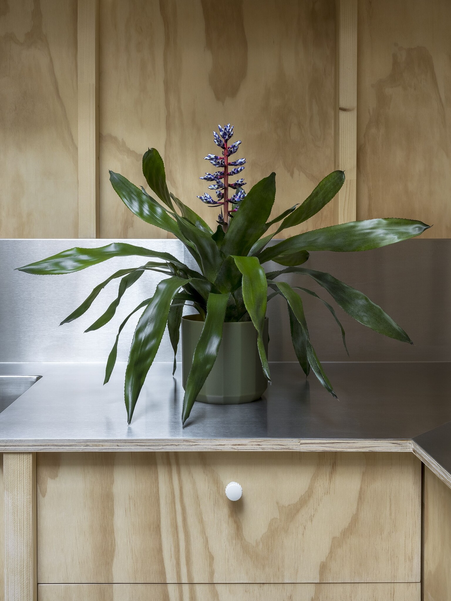 Elho Elho Plant Pot Facet Round 17 Cm