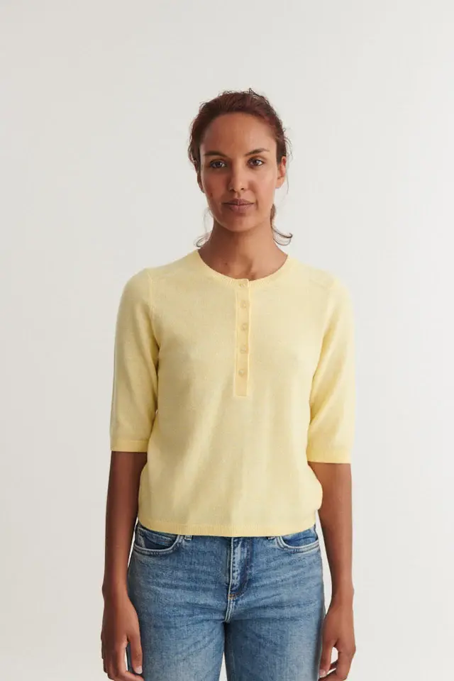 Basic Apparel Basic Apparel Selem Granddad Tee - Sunlight