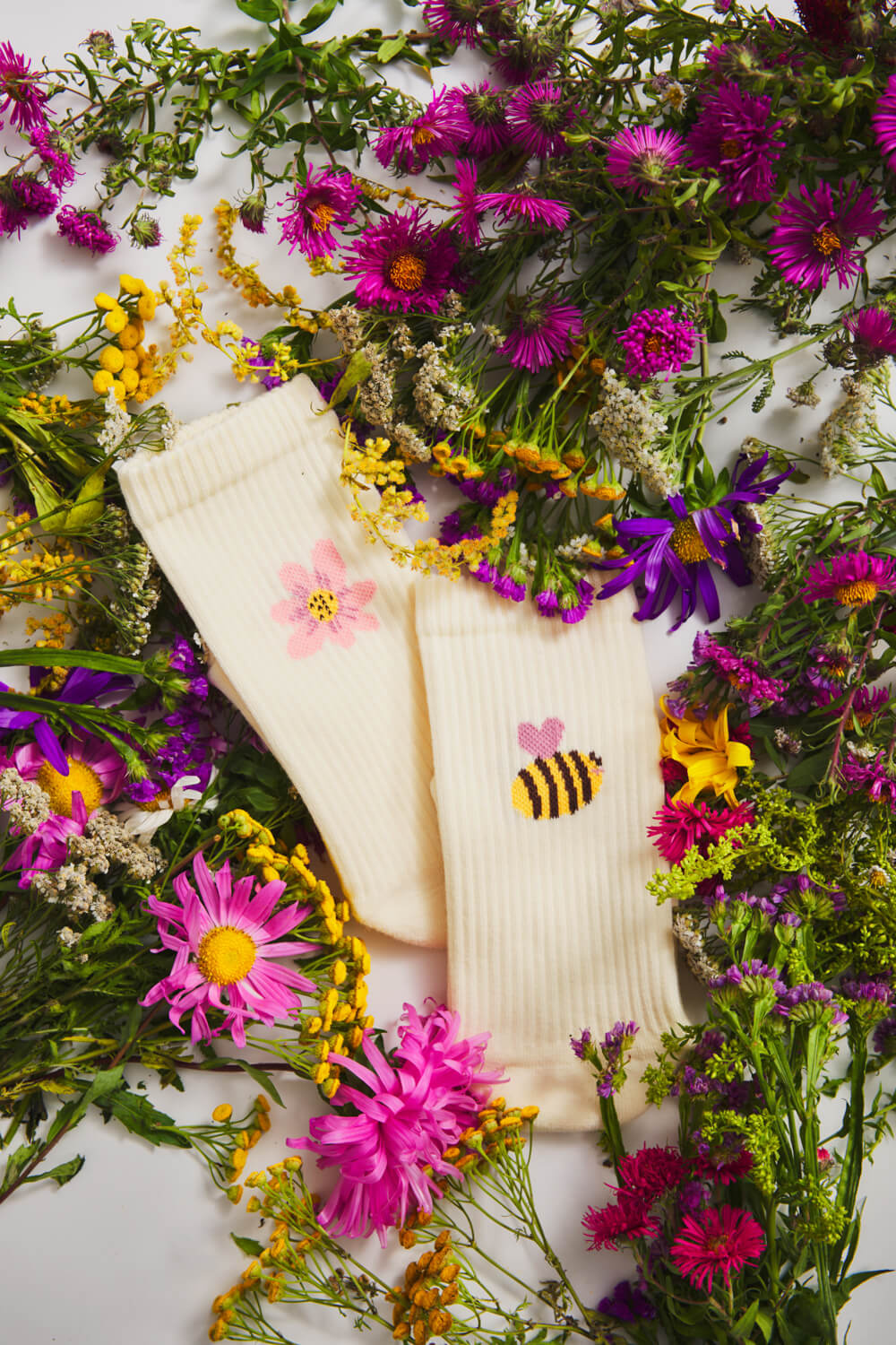 Many Mornings Many Mornings Sport Socks Busy Bee