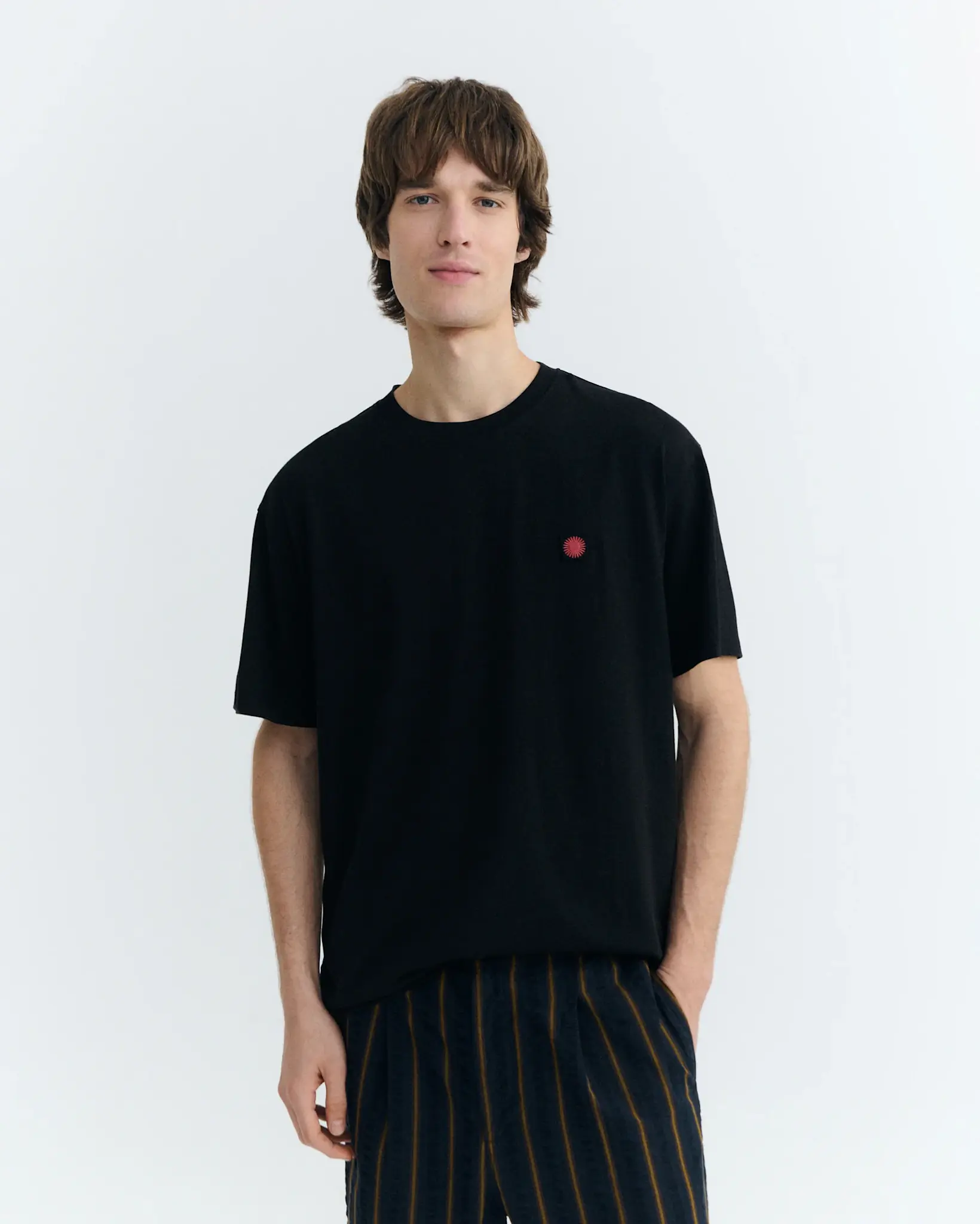 Thinking Mu Thinking Mu Sol Contrast  Aaron Black Tee Red Back Sun