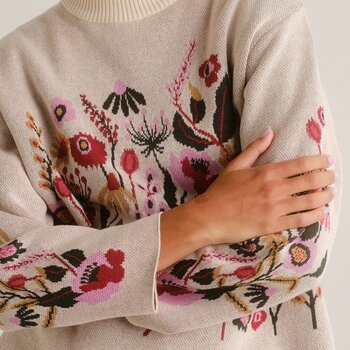 Dedicated Sweater Limhamn Folk Flower Vanilla White