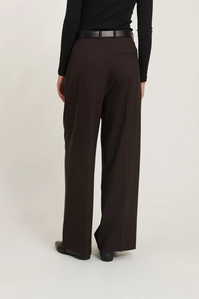 Basic Apparel Basic Apparel Marjo Pants Chocolate Torte