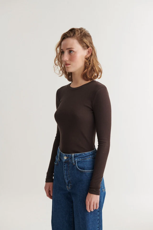 Basic Apparel Basic Apparel Ludmilla LS Tee Chocolate Torte