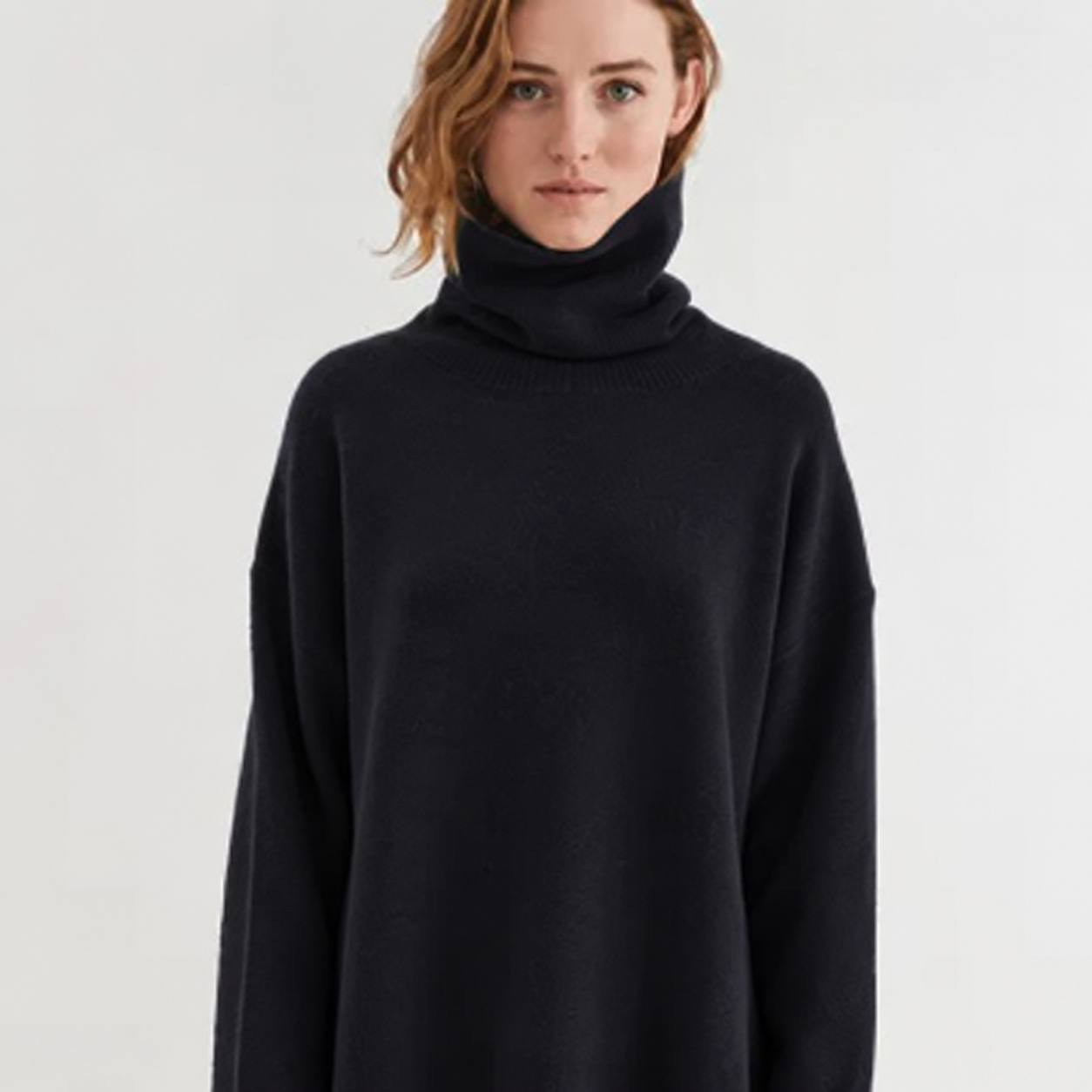Basic Apparel Basic Apparel Liz T-Neck Navy