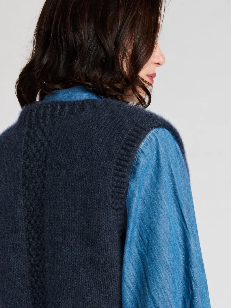 The Knitwit Stable The Knitwit Stable Vest Field Dark Blue Melange