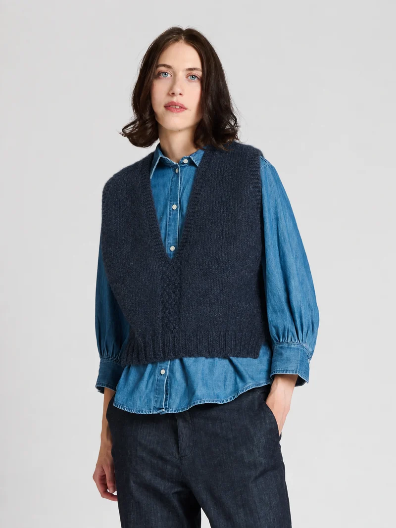 The Knitwit Stable The Knitwit Stable Vest Field Dark Blue Melange