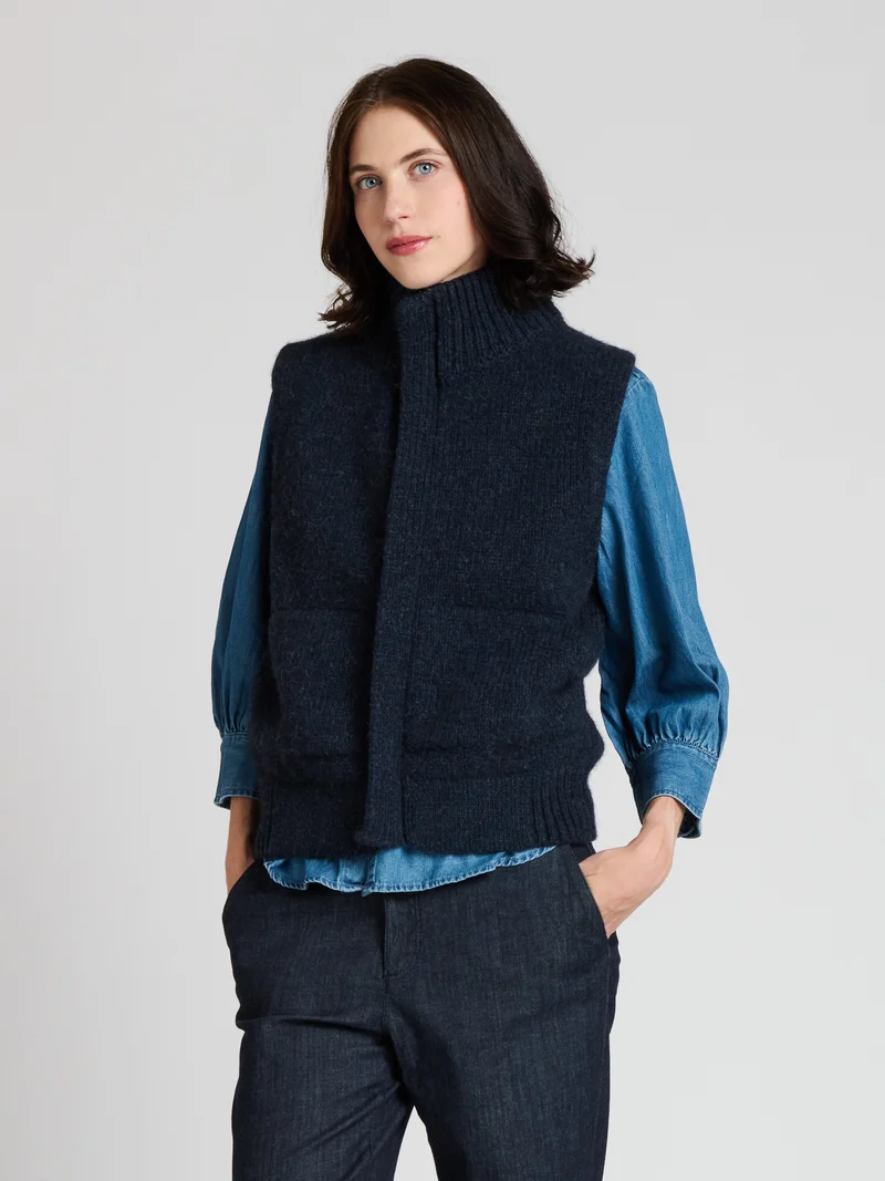 The Knitwit Stable The Knitwit Stable Vest Riet Dark Blue Melange