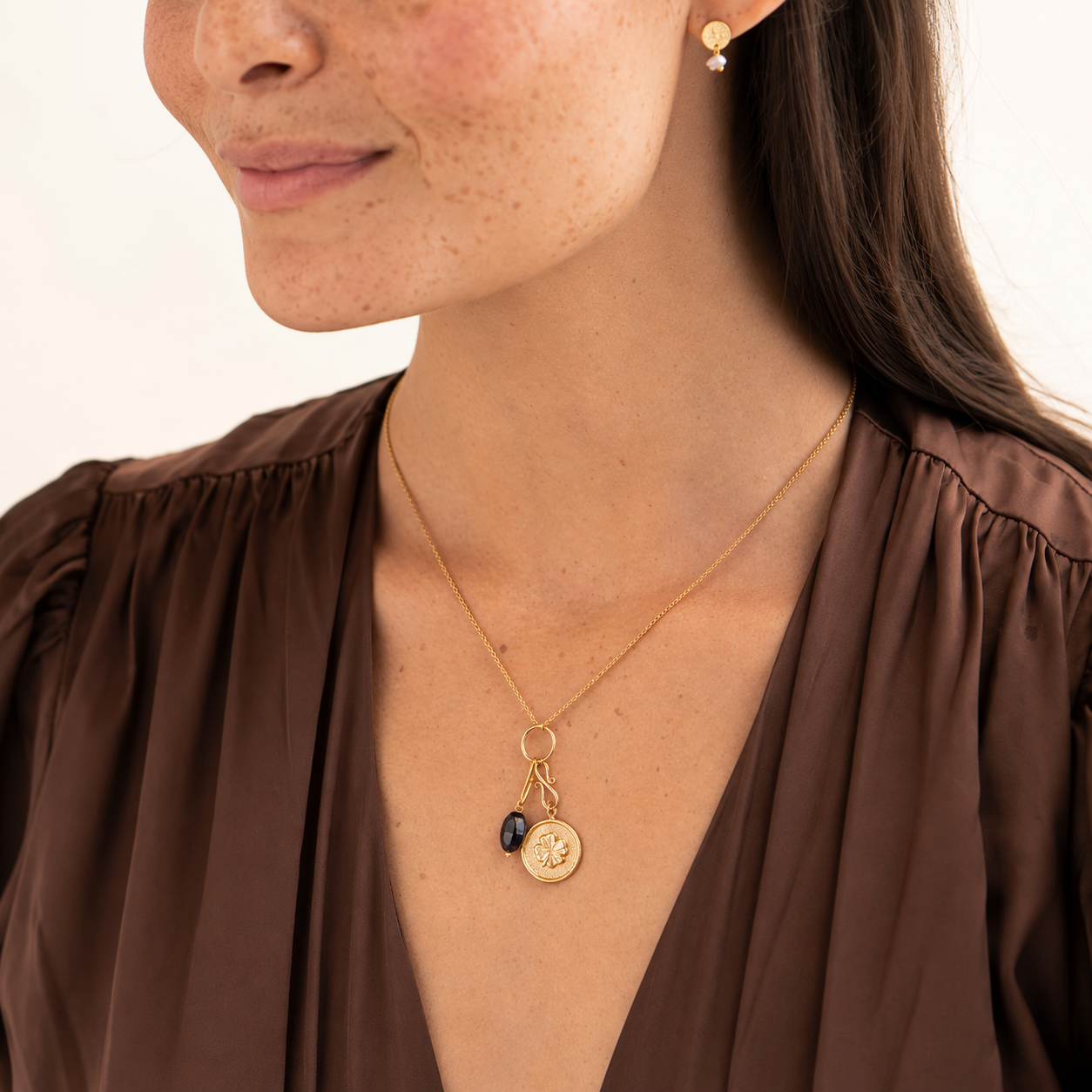 A Beautiful Story A Beautiful Story Mix&Match Clover Vintage Coin Charm Gold