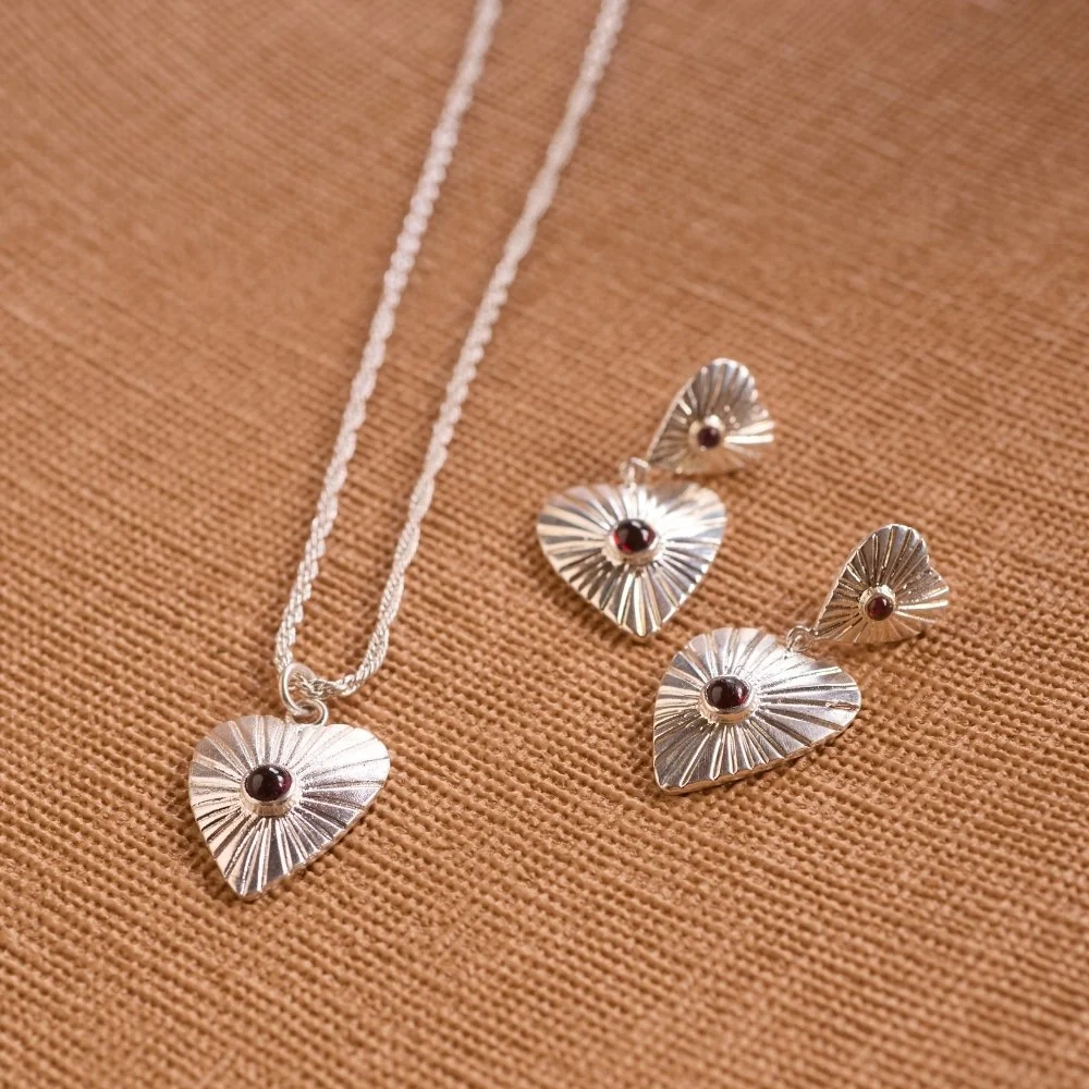 A Beautiful Story A Beautiful Story Ignite Garnet Necklace Silver