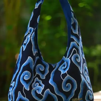 STUDIO BATIK BATIK Joy Bag Mega Mendung Blue
