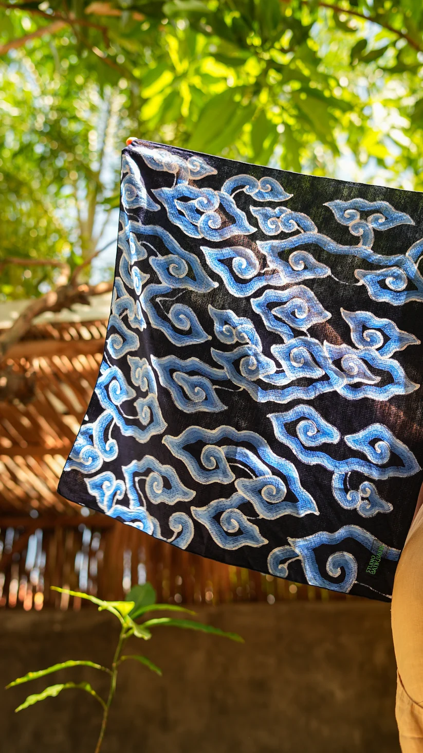 STUDIO BATIK BATIK Studio Batik Batik Bandana Mega Mendung