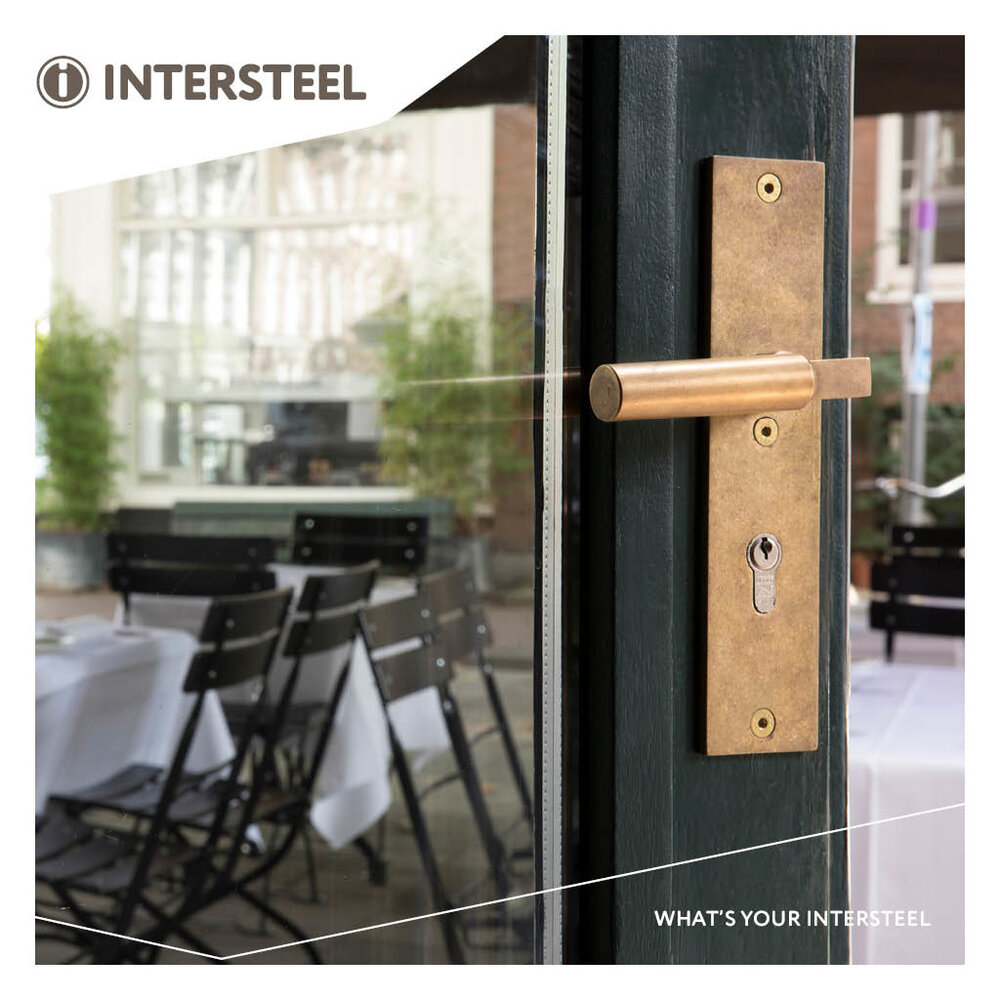 Intersteel Veiligheidsbeslag SKG3 rechthoekig profielcilincergat 72mm messing getrommeld voordeurbeslag