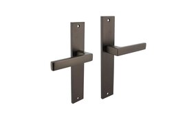 Intersteel Deurklink Hera op een rechthoekig schild antraciet grijs Intersteel Deurklink Hera op een rechthoekig schild antraciet grijs