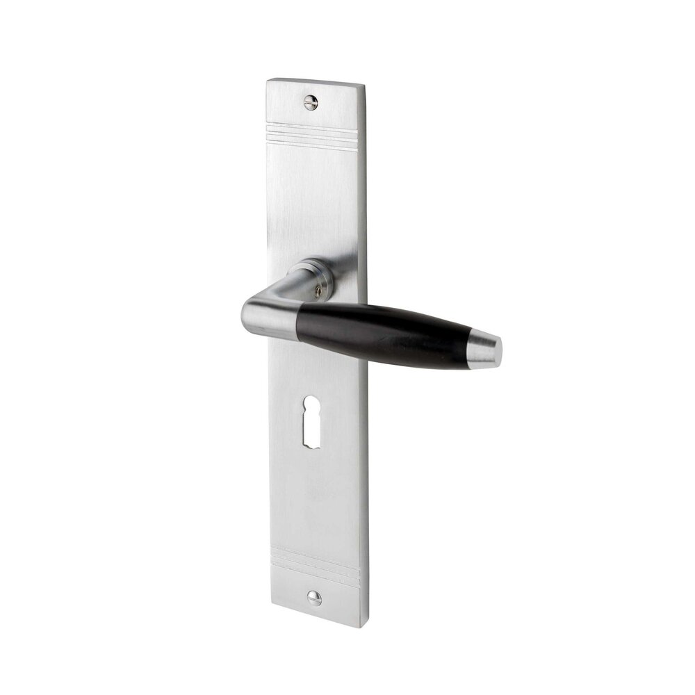 De Oude Deurklink Geveerde klassieke deurklink op schild mat nikkel met sleutelgat 55mm De Oude Deurklink Geveerde klassieke deurklink op schild mat nikkel met sleutelgat 55mm