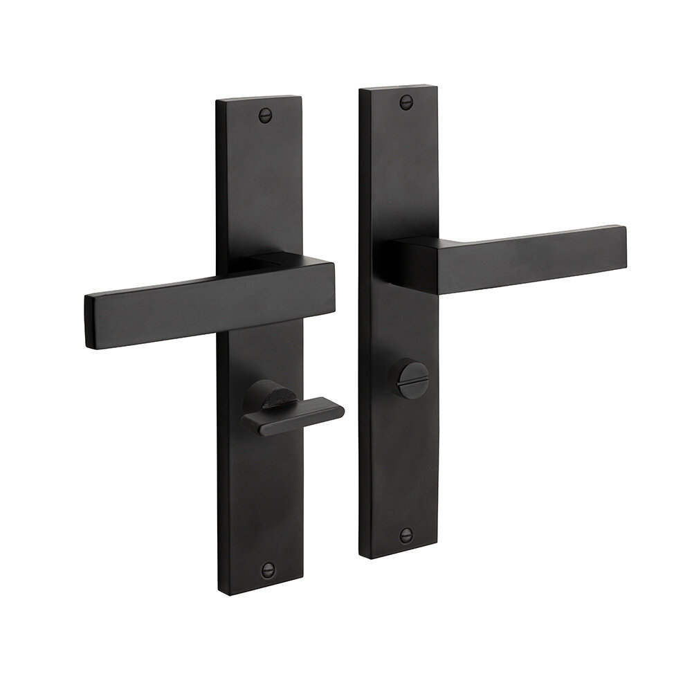 Mooi Deurbeslag Geveerde Deurklink Lusso met schild en wc slot in mat zwart