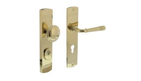 Intersteel Voordeurbeslag Emily profielcilindergat knop / deurklink 72mm met kerntrekbeveiliging PVD messing kleur Intersteel Voordeurbeslag Emily profielcilindergat knop / deurklink 72mm met kerntrekbeveiliging PVD messing kleur