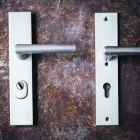 Deurklinken buiten Deurklinken buiten