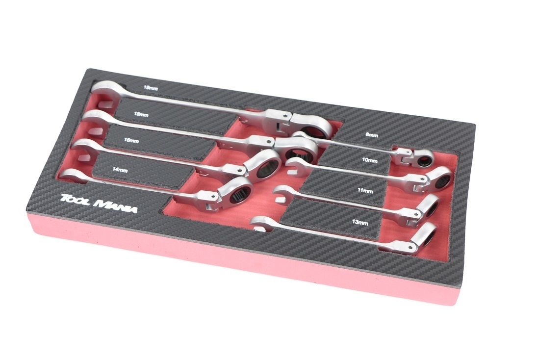 Ensemble de 8 clés à douille inclinables, cliquets et clés à fourche TM, avec insert en mousse aspect carbone.