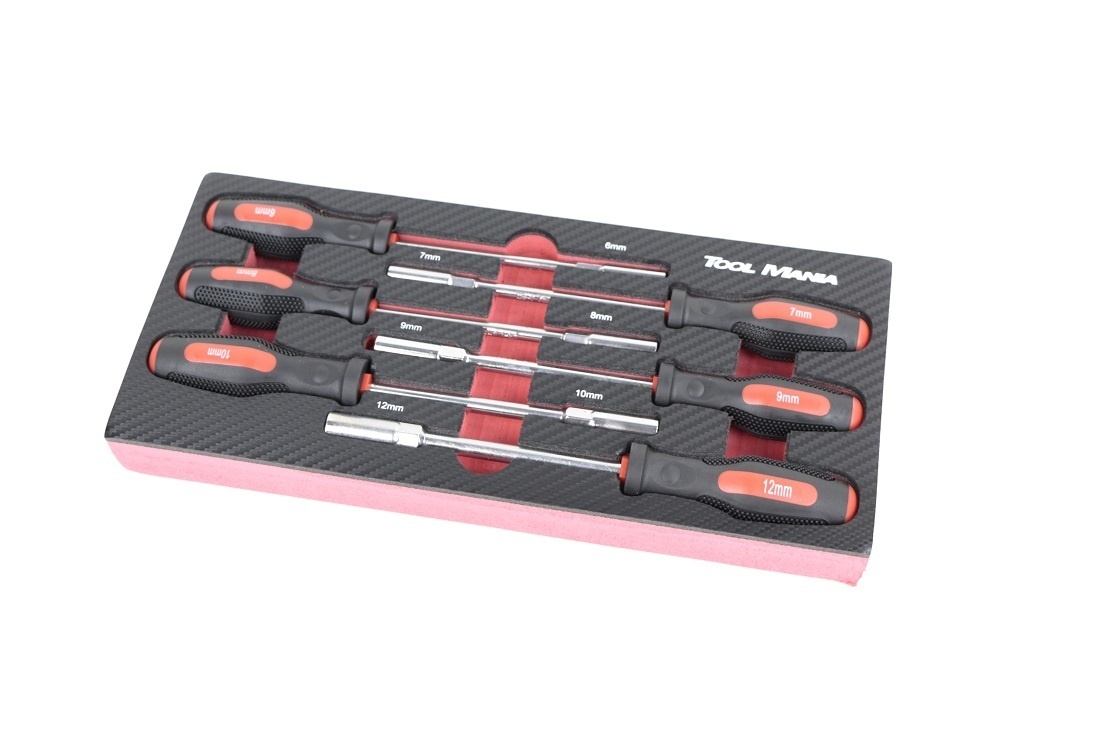 Ensemble de 6 tournevis à douille de la marque TM avec insert en mousse aspect carbone.