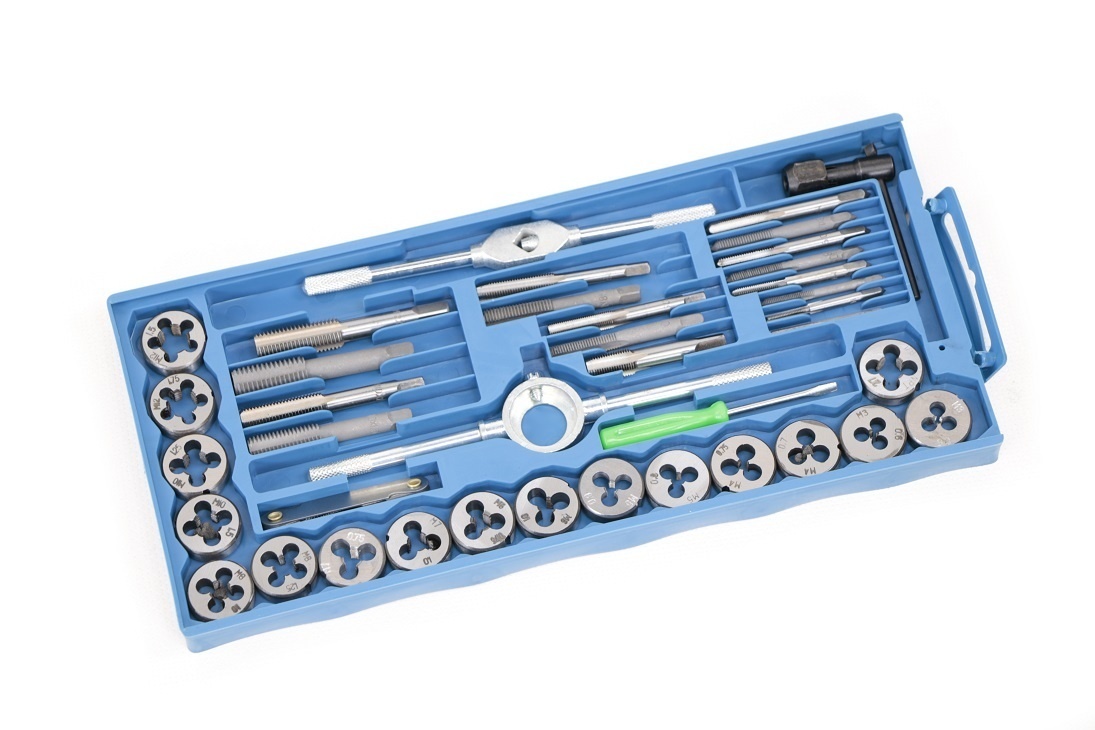 Ensemble de 40 pièces pour tarauder et couper au pas métrique, de M3 à M12.