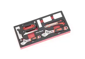 Ensemble de 7 pièces TM comprenant un agrafeur, un cutter, et un ensemble de pinces, avec insert en mousse à effet carbone.