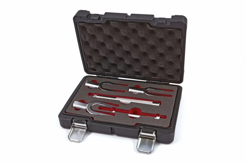 Ensemble professionnel de cinq extracteurs de rotules de direction.