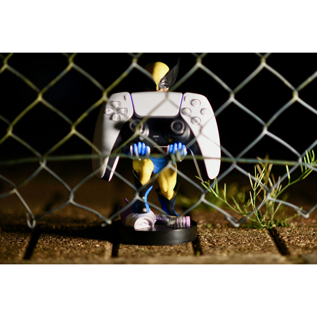 Marvel Wolverine - stand for phone | controller | charging case