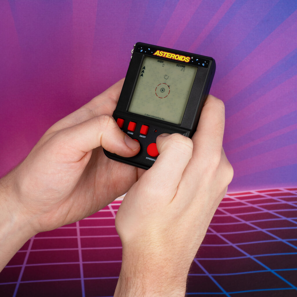 Atari Asteroids - retro gaming keychain