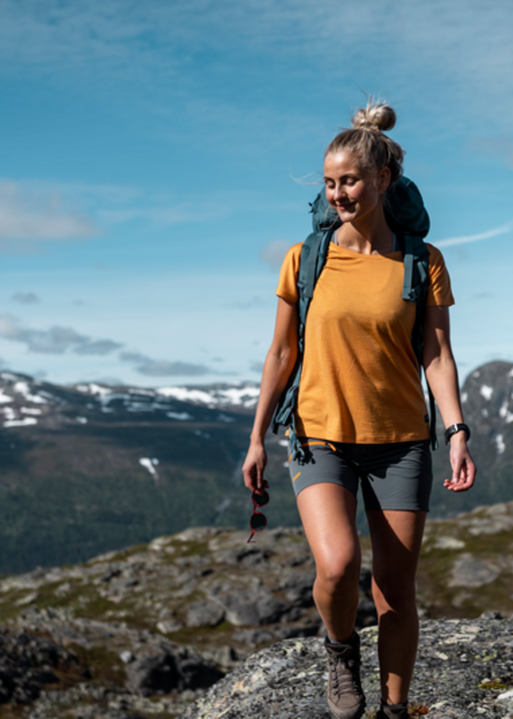 Bergans of Norway Cecilie Mtn Softshell Shorts - Solid Dunkelgrau/Wolkenbeere Gelb