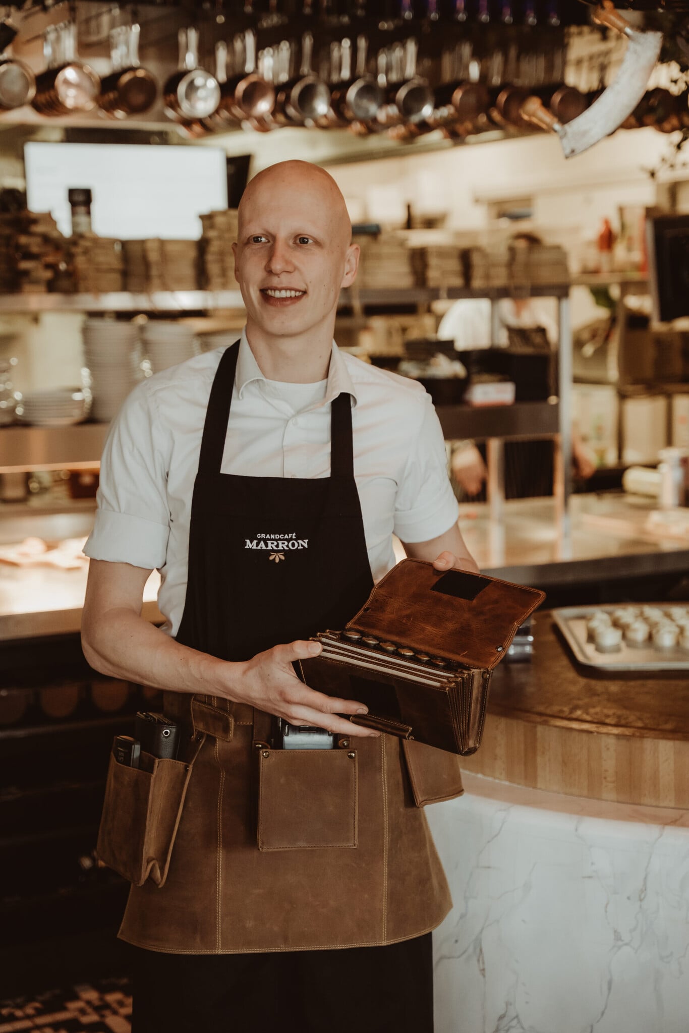 Cahore Lederen Horeca Portemonnee met Munthouder | Bruin | Eurokitkelnerbeurs | 6 munts