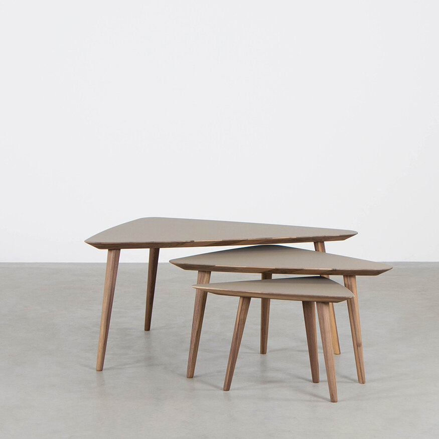 Sav & Økse Tomrer Coffee Table Triangle Walnut