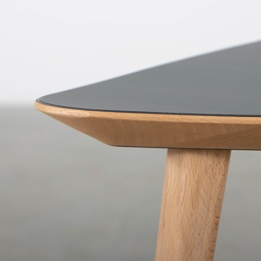Sav & Økse Tomrer Coffee Table Triangle Beech