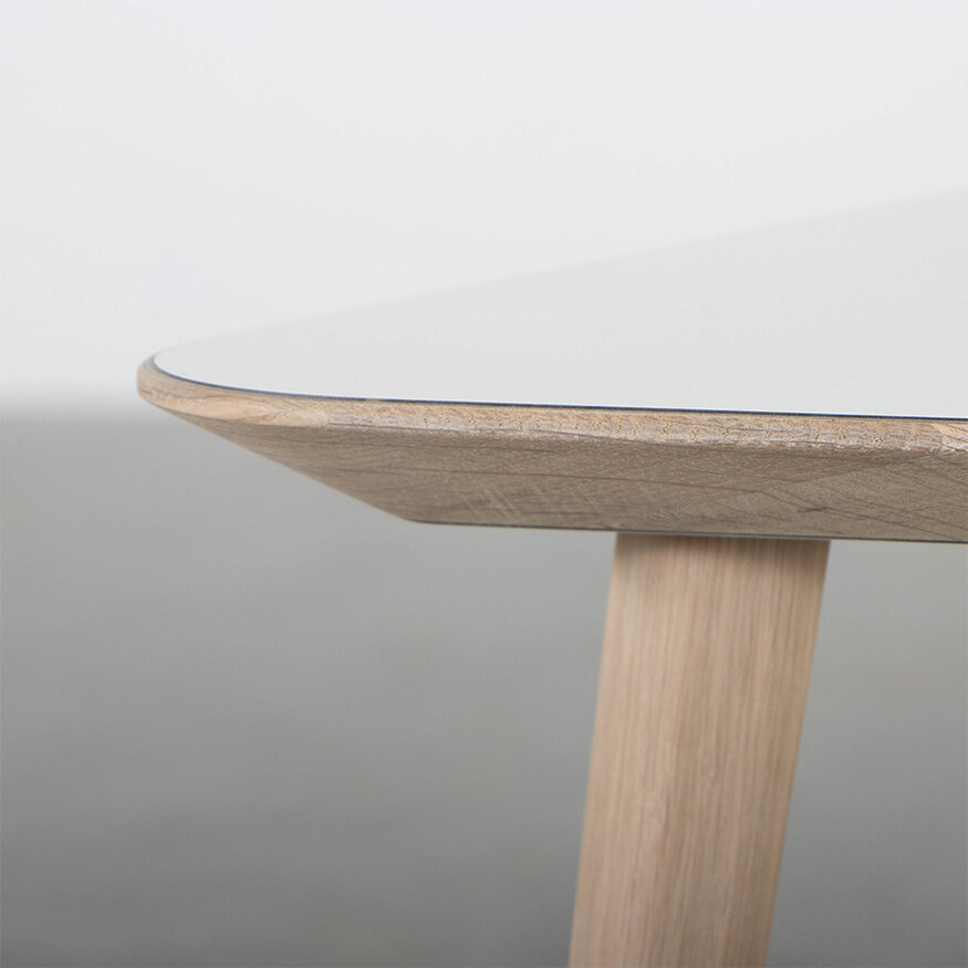 Sav & Økse Tomrer Coffee Table Triangle Oak Whitewash