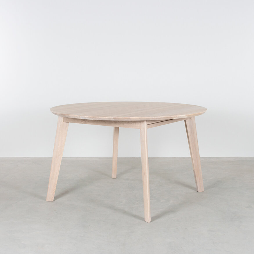 Sav & Økse Round extentable table Nonne