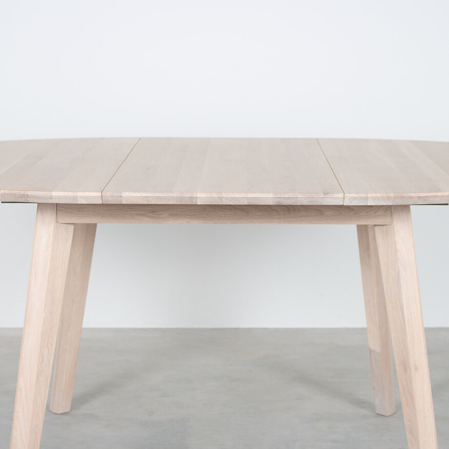 Sav & Økse Round extentable table Nonne