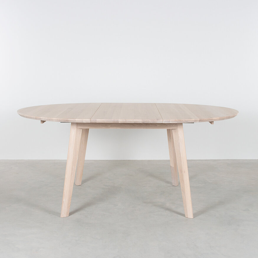 Sav & Økse Round extentable table Nonne