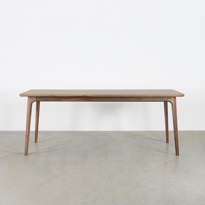 Sav & Økse Fjerre Table
