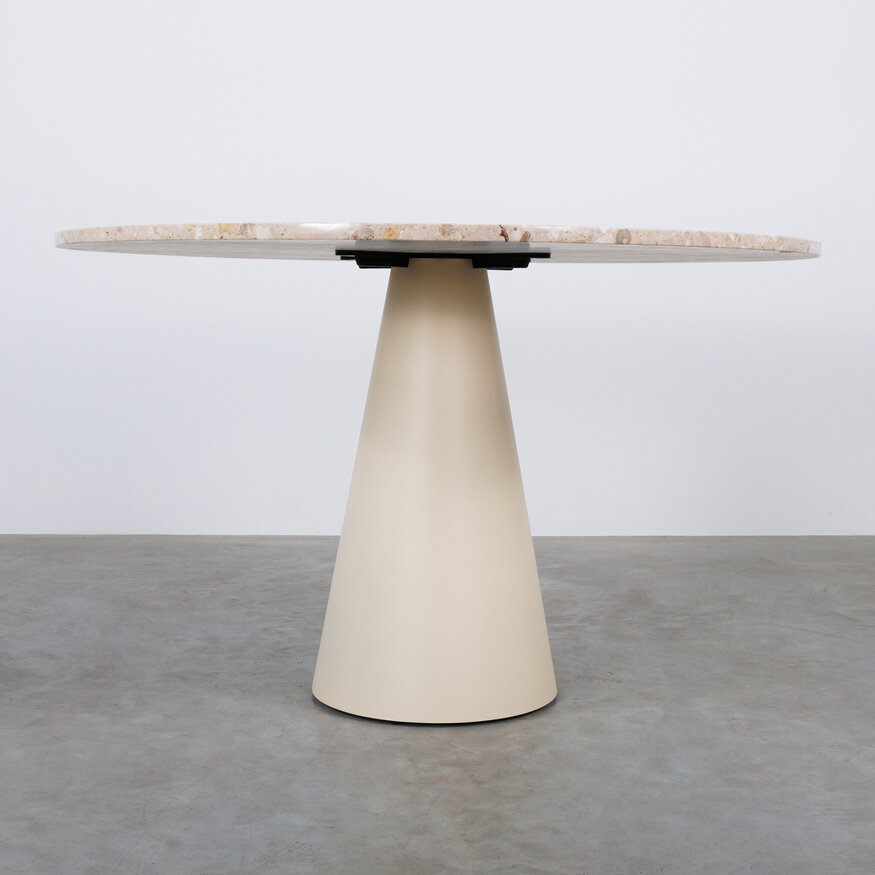 De Machinekamer Alain Table with Round Composite Top